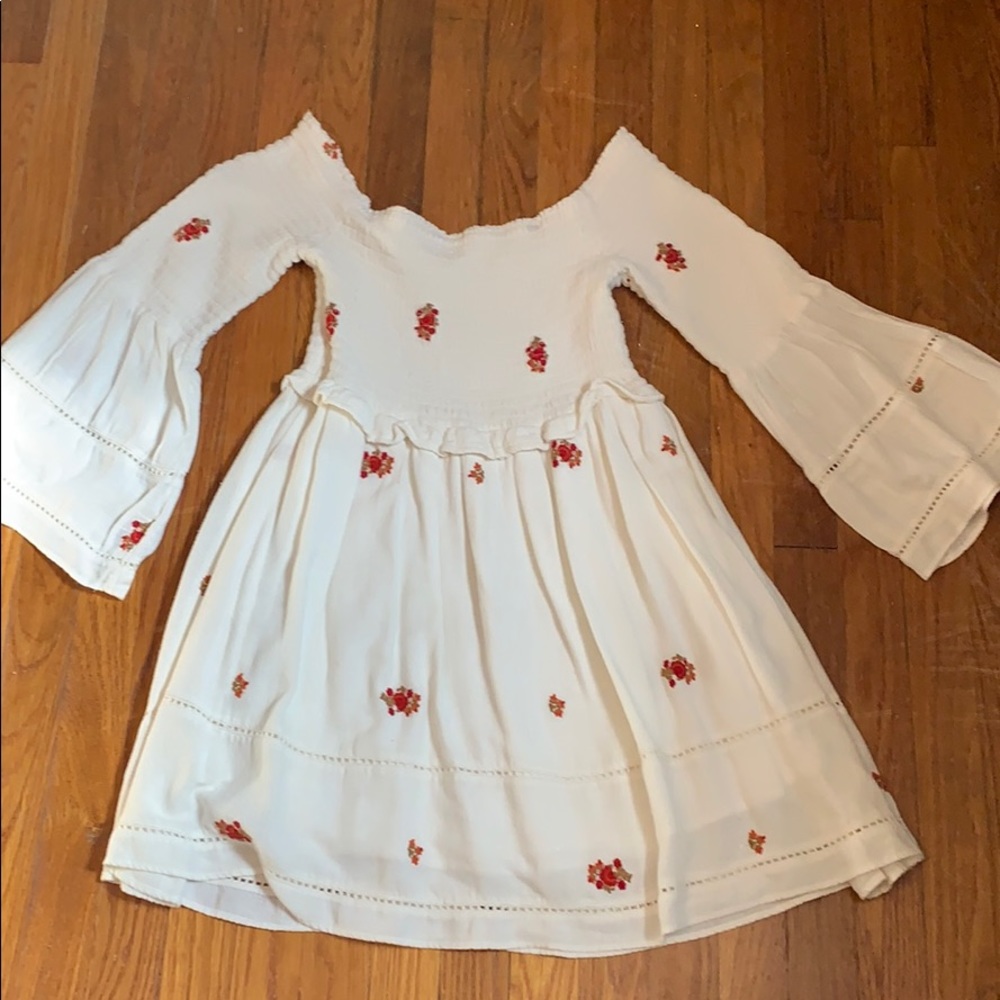 Free People off the shoulder dress with pockets!!